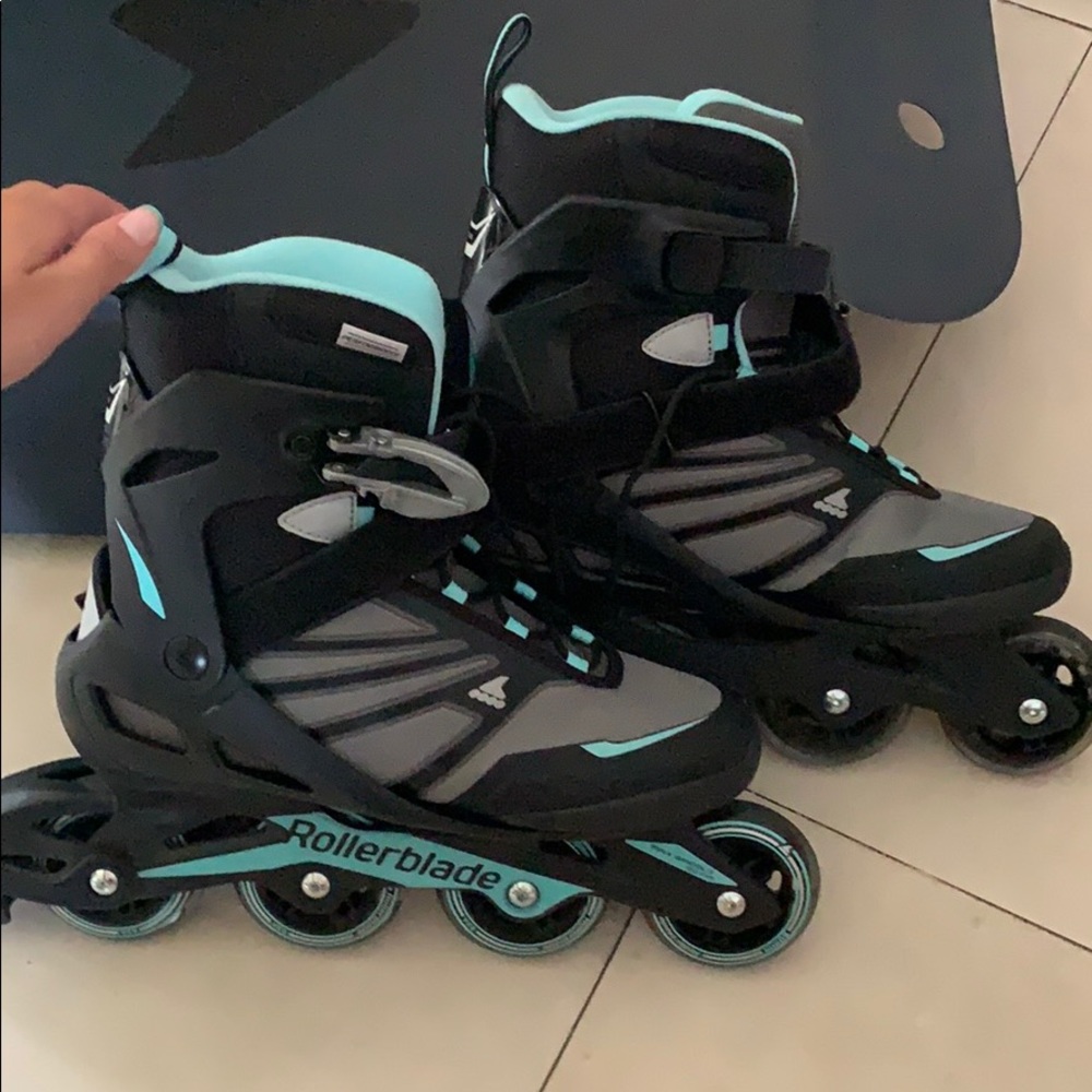 Rollerblades Zetrablade Womens Black Blue NEW 10